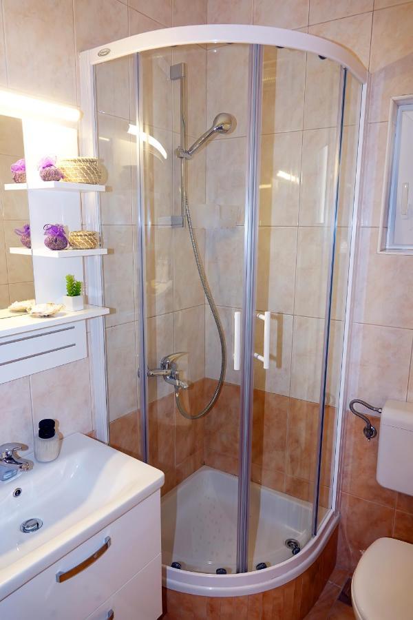 Two-Bedroom Apartment In The Centre Макарська Екстер'єр фото